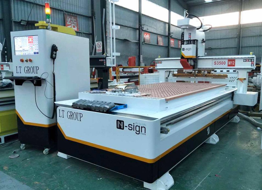 CNC ROUTER MACHINE CUTTING AND ENGRAVING MACHINE MODEL ELE1325-9.0KW
