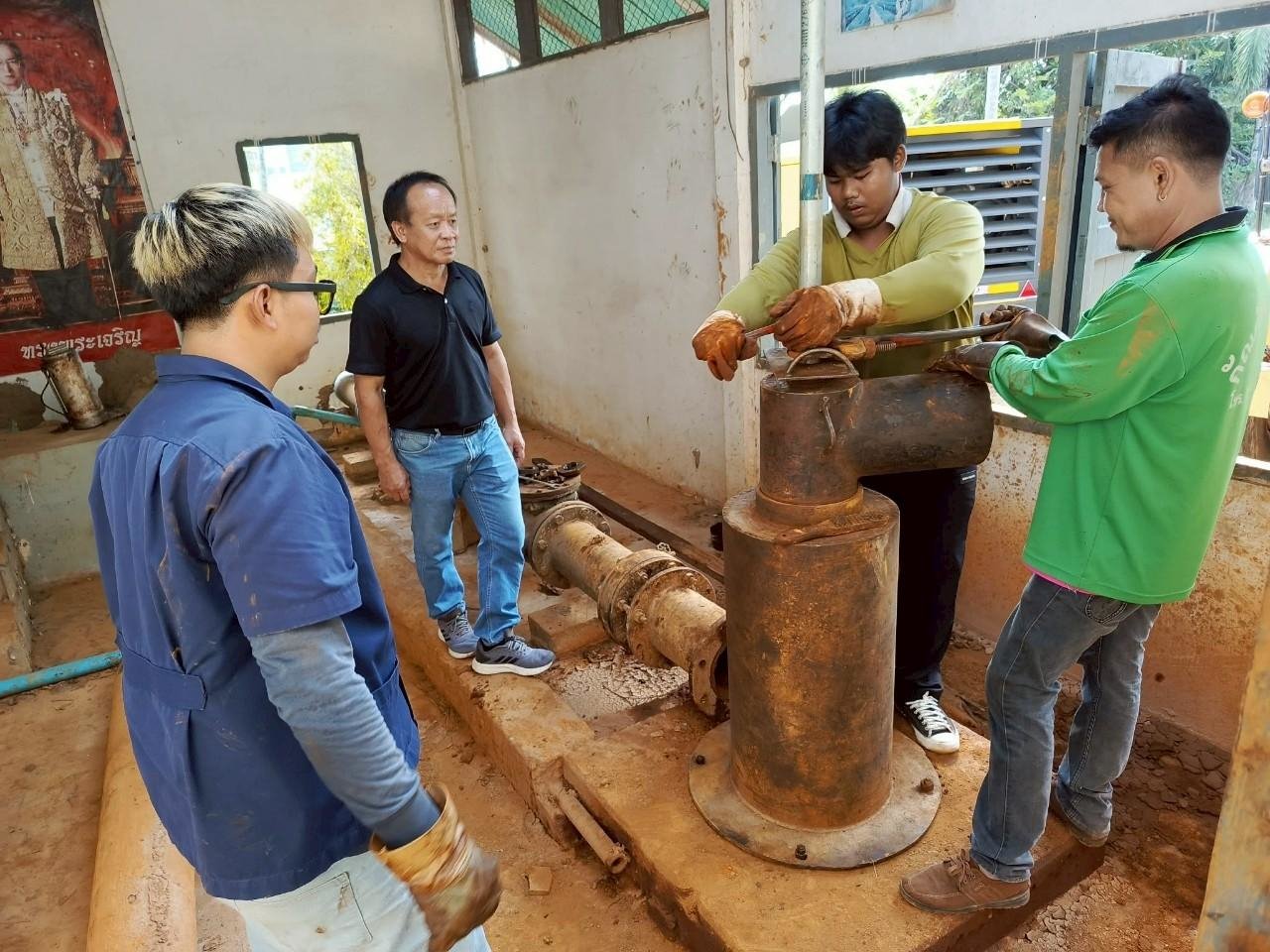คบ.สุโขทัย  ลงพื้นที่ติดตามการดำเนินงานเป่าล้างบ่อสูบน้ำใต้ดินบ่อที่ K6