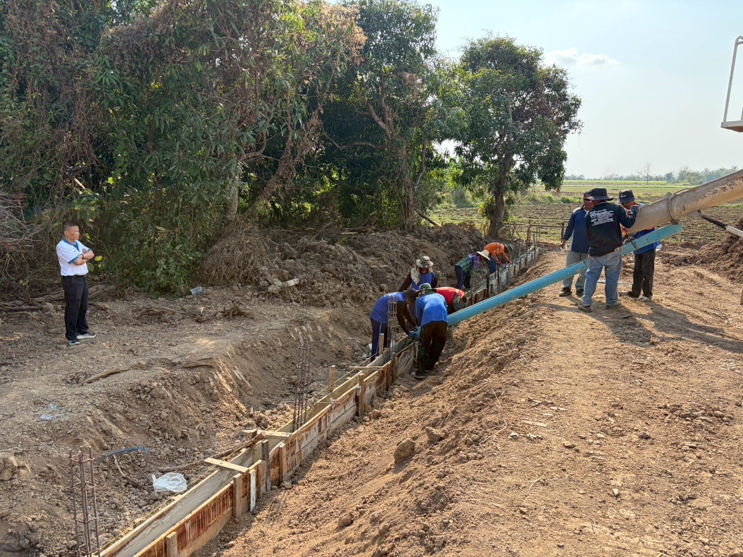 คบ.สุโขทัย  ลงพื้นที่ติดตามความคืบหน้าปรับปรุงสถานีสูบน้ำด้วยพลังงานแสงอาทิตย์พร้อมระบบส่งน้ำ บ่อสูบน้ำใต้ดินที่ L25
