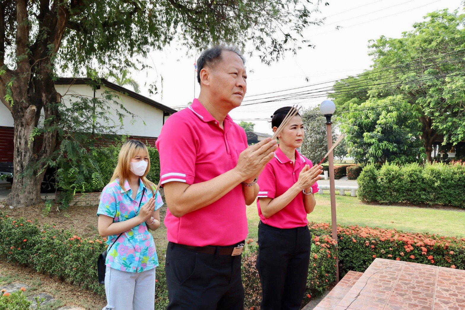 คบ.สุโขทัย  จัดกิจกรรมสักการะสิ่งศักดิ์สิทธิ์ และทำบุญเลี้ยงพระเพล พระสงฆ์ จำนวน 9 รูป คบ.สุโขทัย  จัดกิจกรรมสักการะสิ่งศักดิ์สิทธิ์ และทำบุญเลี้ยงพระเพล พระสงฆ์ จำนวน 9 รูป
