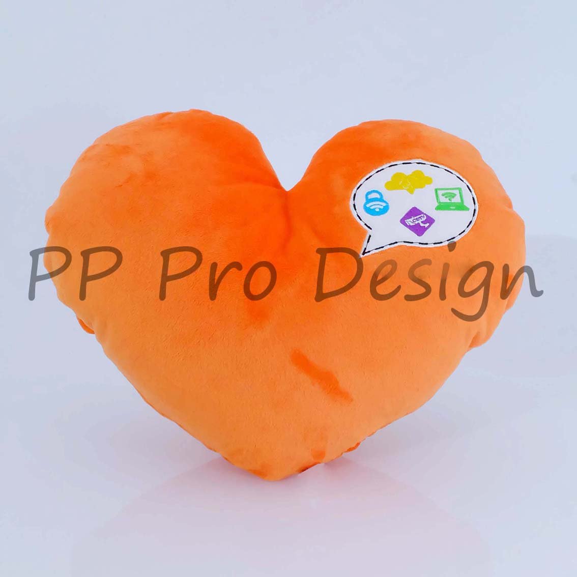 P64 หมอนหัวใจสีส้ม