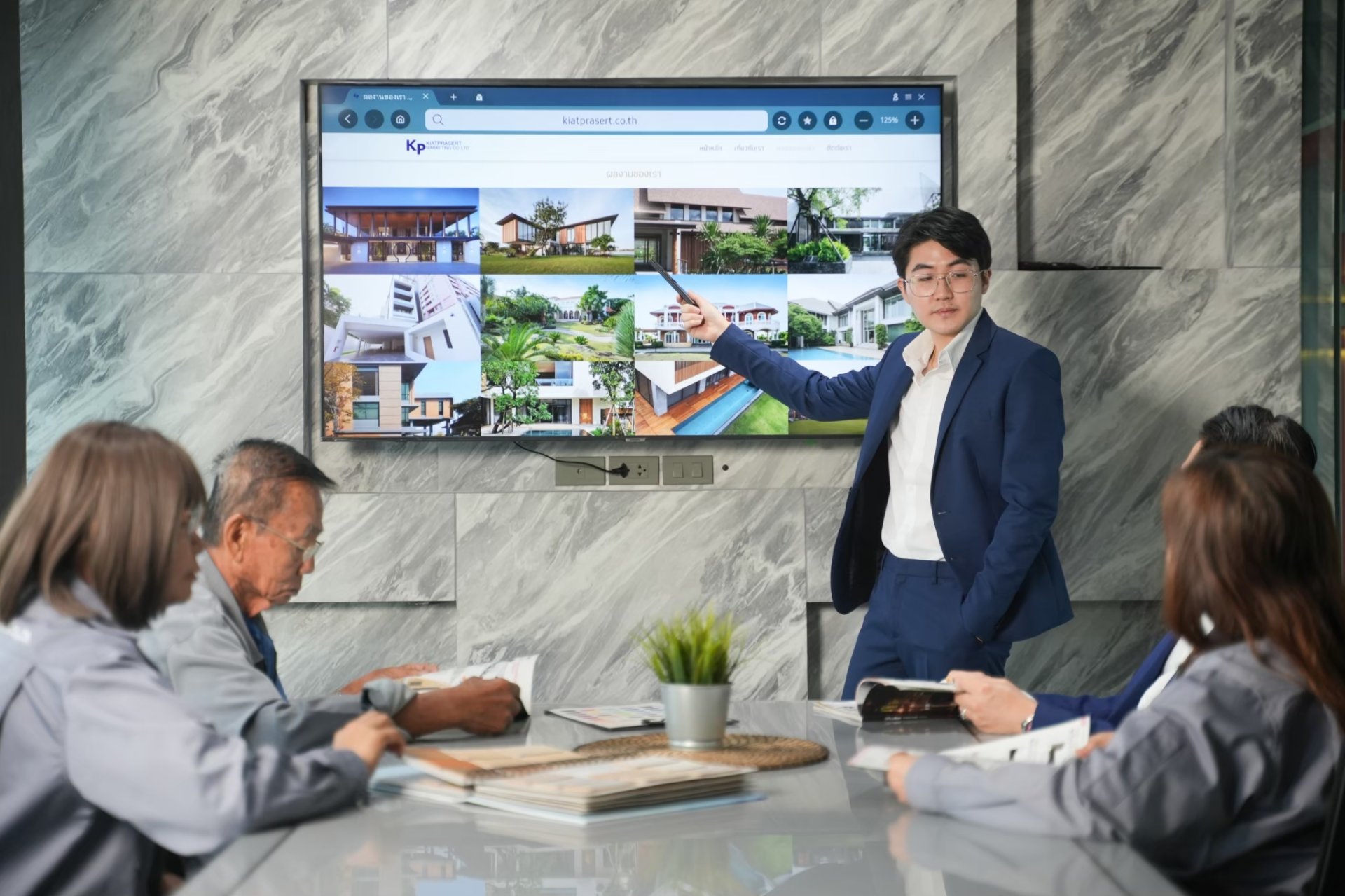 บทสัมภาษณ์ : "สร้างบ้านยุคนี้ ต้องคิดให้ครบทั้งระบบ และใส่ใจทุกดีเทล" บทสัมภาษณ์ : "สร้างบ้านยุคนี้ ต้องคิดให้ครบทั้งระบบ และใส่ใจทุกดีเทล"