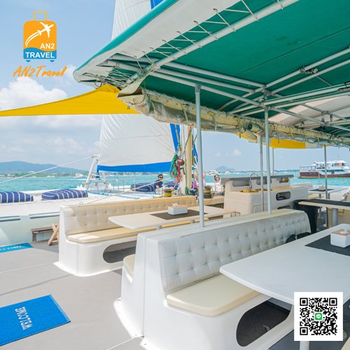 Blueket catamaran open deck