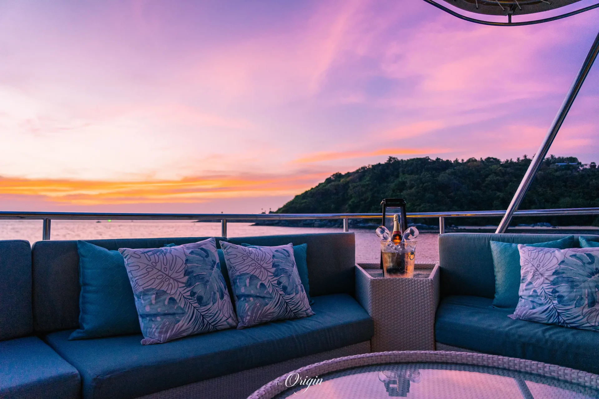 The Origin Motor Yacht Lounge