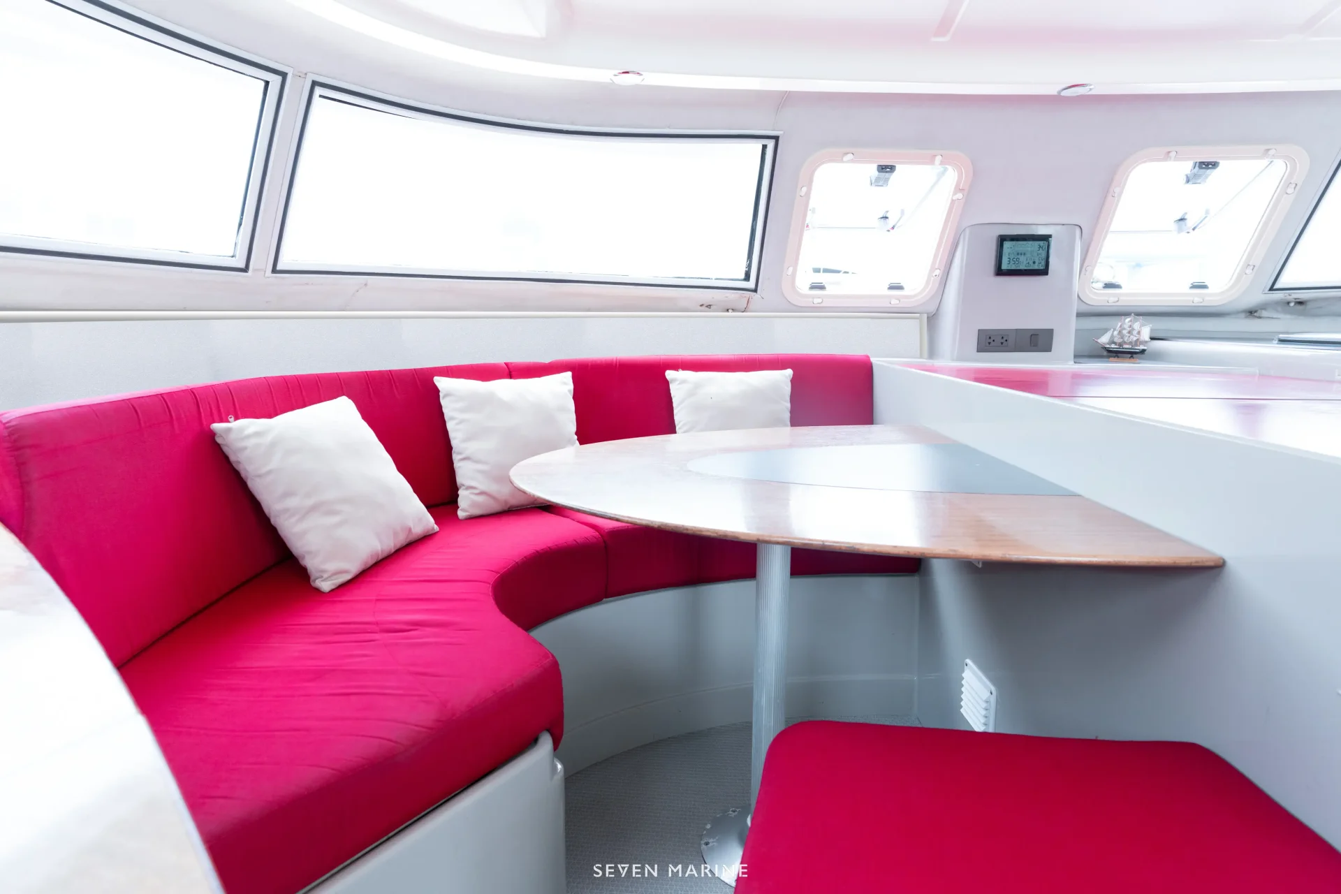 TAHAA catamaran relaxation space