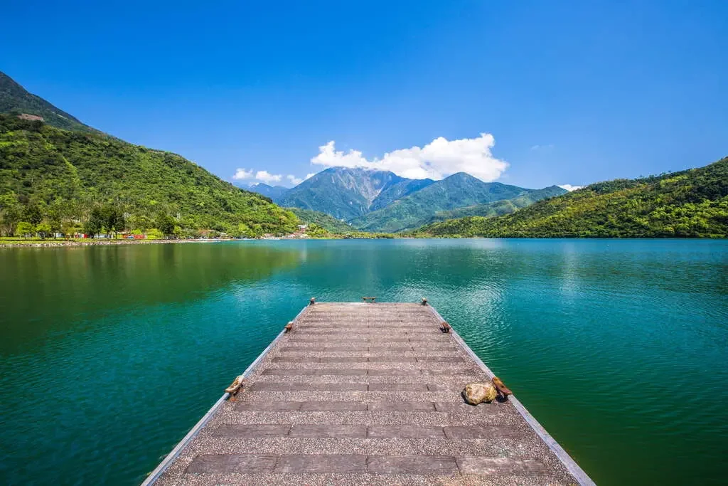 Liyu Lake