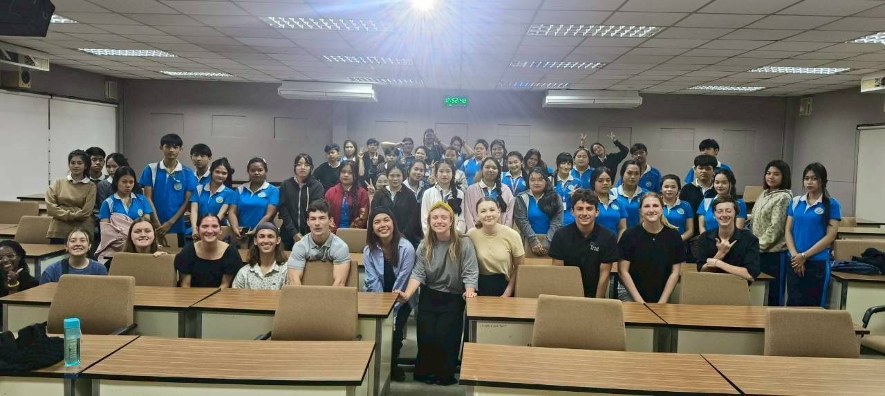 กิจกรรมเสริมสร้างการเรียนรู้พร้อมทักษะการพูดภาษาต่างประเทศ ปีการศึกษา 2569