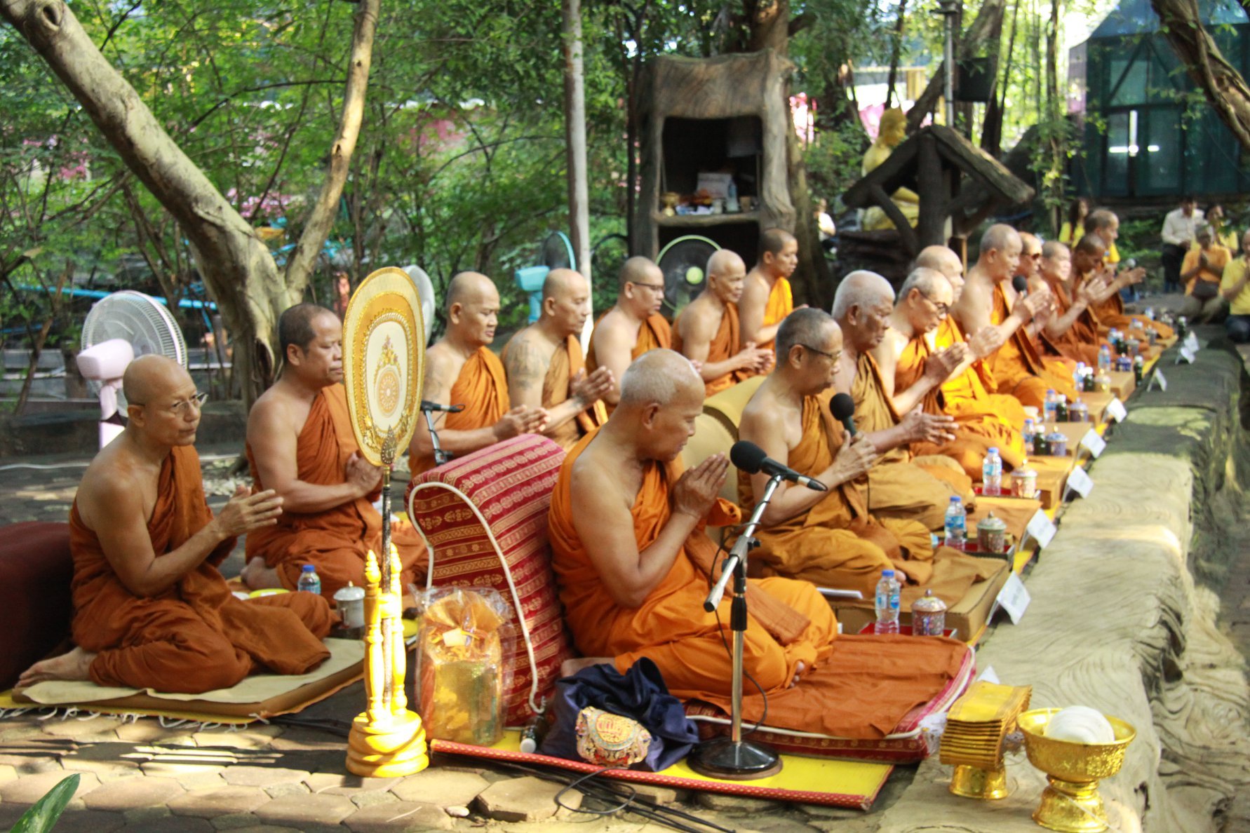ตักบาตรพระกรรมฐาน ครั้งที่ 8 13 10 2561  สาธุ
