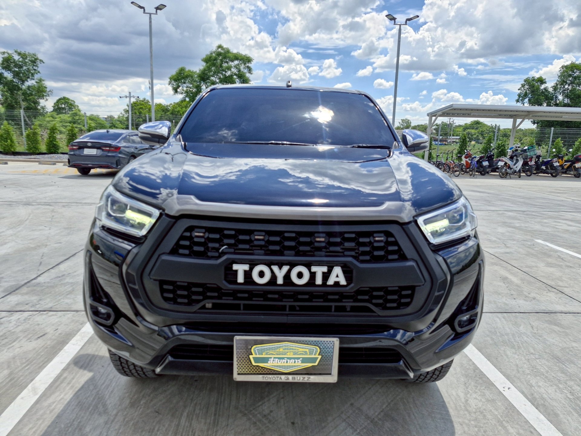 TOYOTA REVO CAB 2.4 DVD PRERUNNER 2021