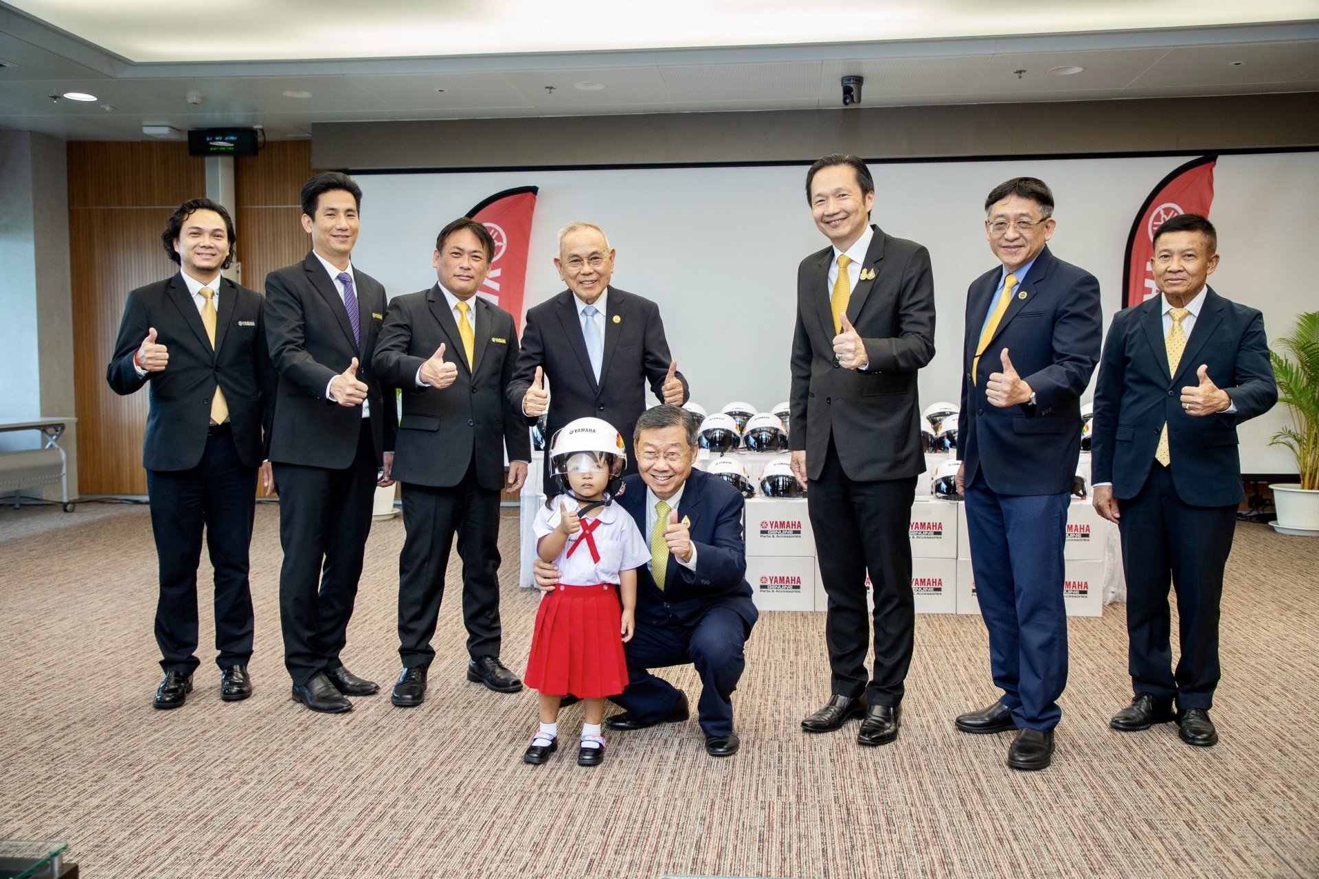 ยามาฮ่าเดินหน้าสานต่อความห่วงใย มอบหมวกนิรภัยขนาดเล็ก 500 ใบ ยามาฮ่าเดินหน้าสานต่อความห่วงใย มอบหมวกนิรภัยขนาดเล็ก 500 ใบ