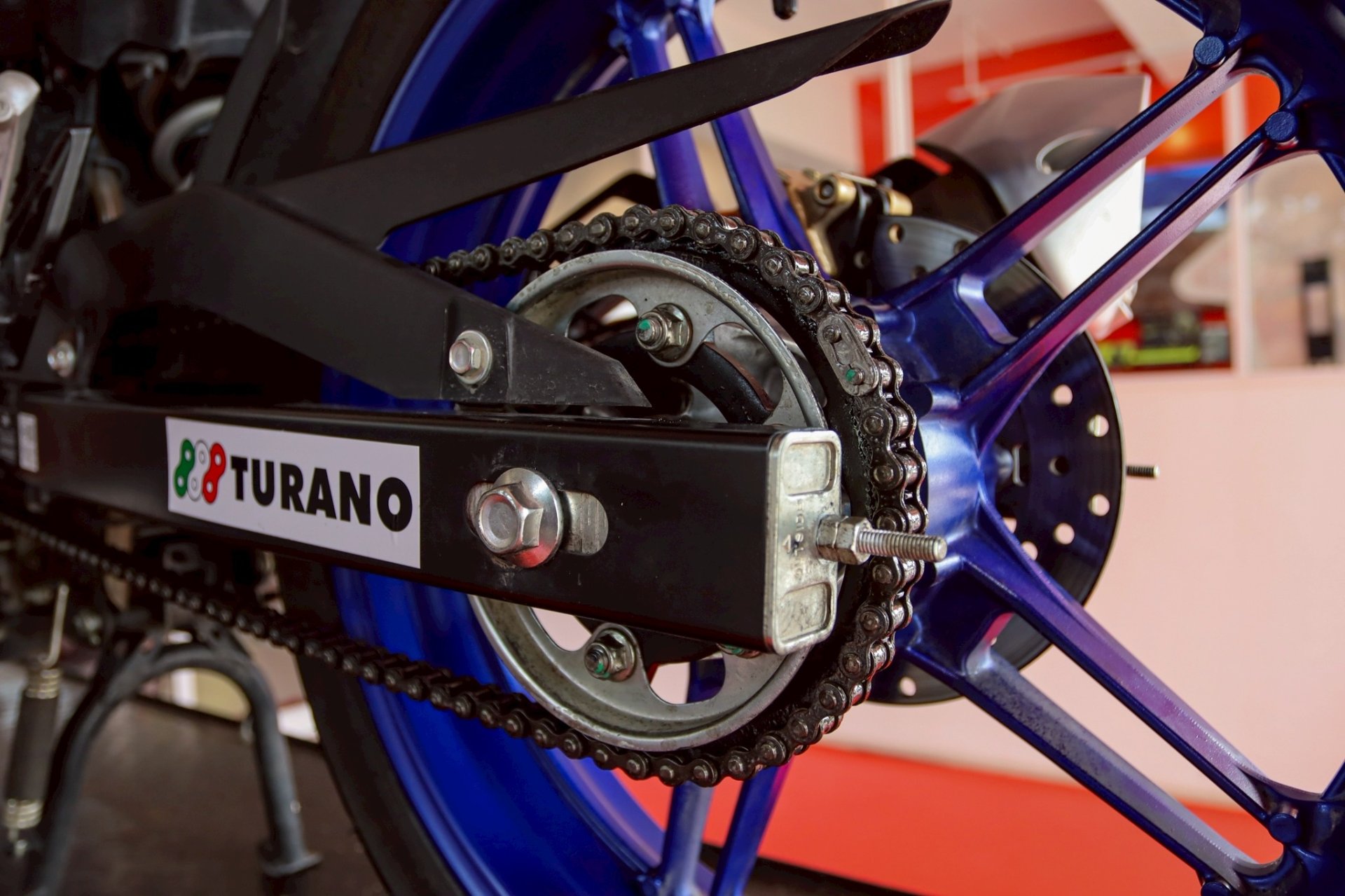 โซ่มอเตอร์ไซค์ Turano โซ่น้องใหม่คุณภาพอิตาลี โซ่มอเตอร์ไซค์ Turano โซ่น้องใหม่คุณภาพอิตาลี