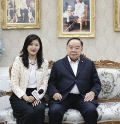 泰国副总理兼国防部长巴逸接受了《泰国头条新闻》的独家采访