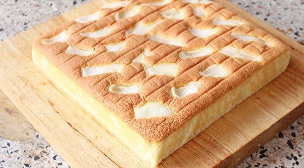 เค้กชิฟฟ่อนมะพร้าวอ่อน (Young Coconut Chiffon Cake)