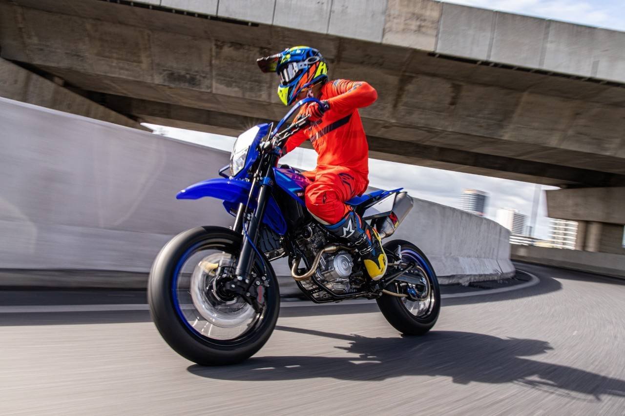 WR155 Super Moto Blue ธรรมดา ได้ไง