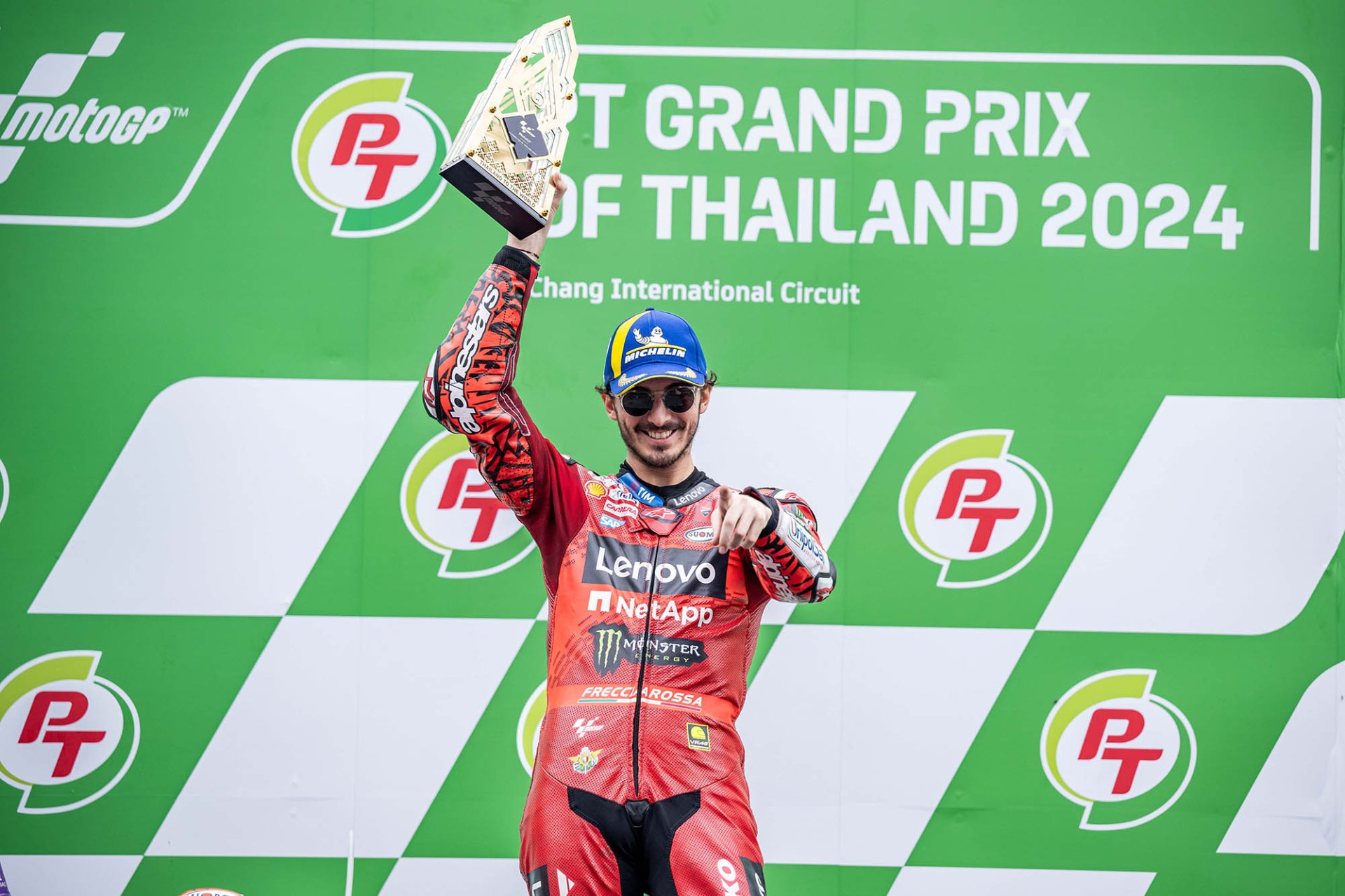 โมโตจีพี สนามประเทศไทยยิ่งใหญ่ บันยาญ่า ฝ่าฝนเข้าวินรุ่นใหญ่ ก้อง-สมเกียรติ ท็อป 4 โมโตทู แฟนเฮสนั่น โมโตจีพี สนามประเทศไทยยิ่งใหญ่ บันยาญ่า ฝ่าฝนเข้าวินรุ่นใหญ่ ก้อง-สมเกียรติ ท็อป 4 โมโตทู แฟนเฮสนั่น