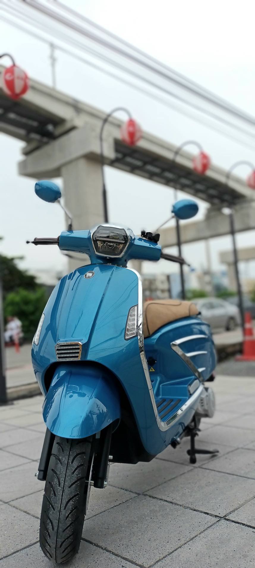 รถไฟฟ้า H SEM ที่โดดเด่นและ หรูหร่า เกินห้ามใจ รถไฟฟ้า H SEM ที่โดดเด่นและ หรูหร่า เกินห้ามใจ