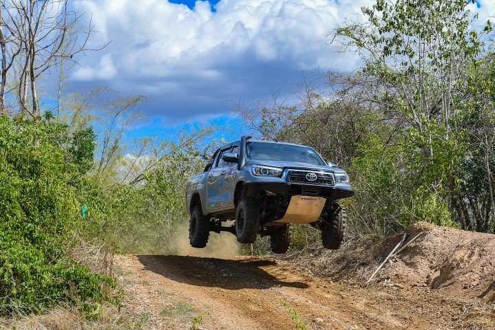 10 เซียนประจัญบาน Toyota Hilux Revo ความมันส์ระดับตำนาน