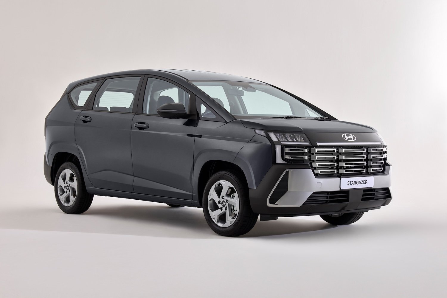 STARGAZER รถ 6 ที่นั่ง อเนกประสงค์  อัปชีวิตให้เหนือกว่า