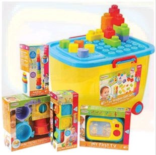 กล่องล้อลากบรรจุของเล่นน้องน้อย 3 เซ็ต  Wheel box toys (รุ่น 2243) ยี่ห้อ PLAYGO