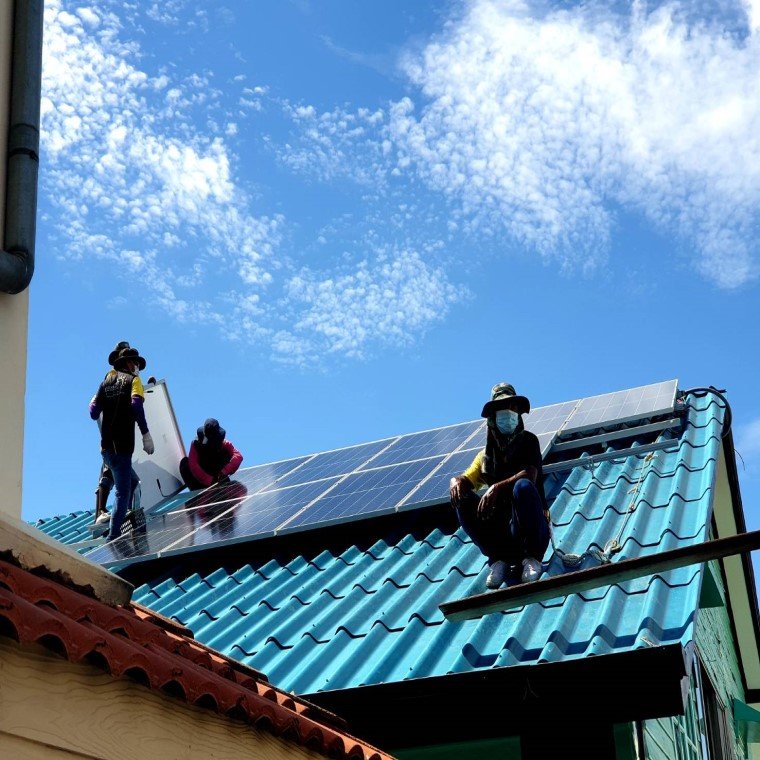 ติดตั้งระบบโซล่าร์เซลล์ 5 kW On-grid system สถานที่ ต.บางกร่าง จ.นนทบุรี ติดตั้งระบบโซล่าร์เซลล์ 5 kW On-grid system สถานที่ ต.บางกร่าง จ.นนทบุรี