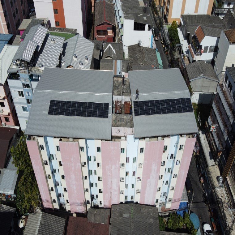 ติดตั้งระบบโซล่าร์เซลล์ 10 kW On-grid system อาคารเรืองศิริอพาร์ทเม้นท์ ถนนเพชรบุรี ซอย 7 กทม. ติดตั้งระบบโซล่าร์เซลล์ 10 kW On-grid system อาคารเรืองศิริอพาร์ทเม้นท์ ถนนเพชรบุรี ซอย 7 กทม.
