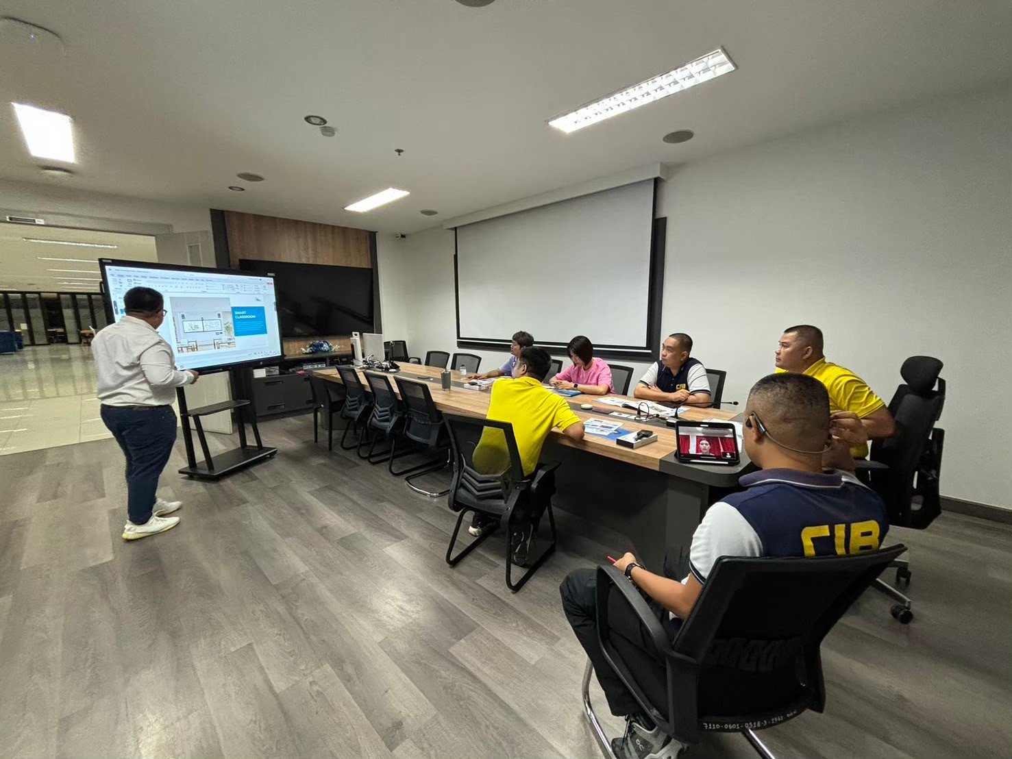 จออัจฉริยะ 86 นิ้ว จอเขียนได้ Smart Meeting Wireless Presentation