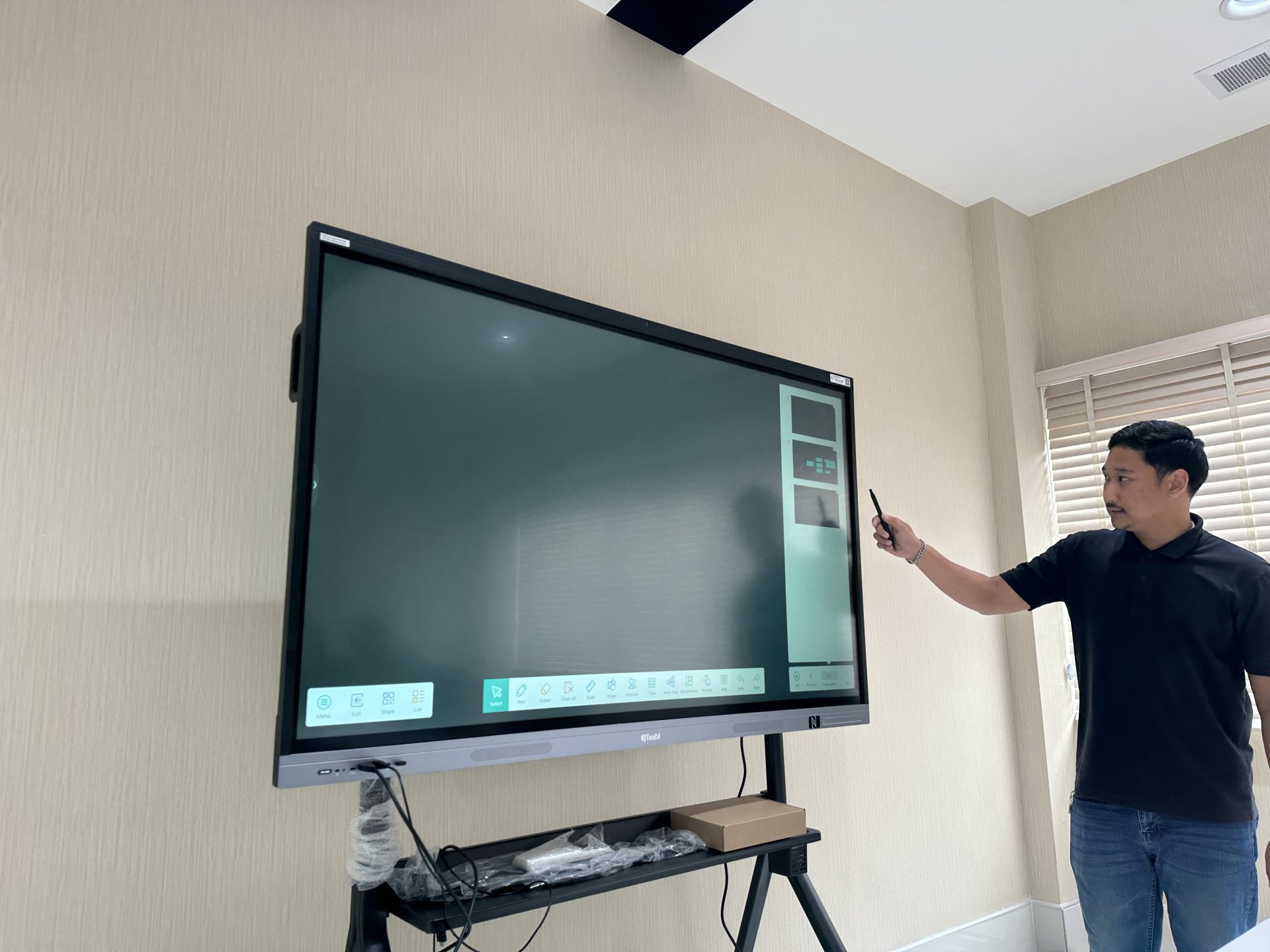 Dtrantech_IQ Touch_จอinteractive