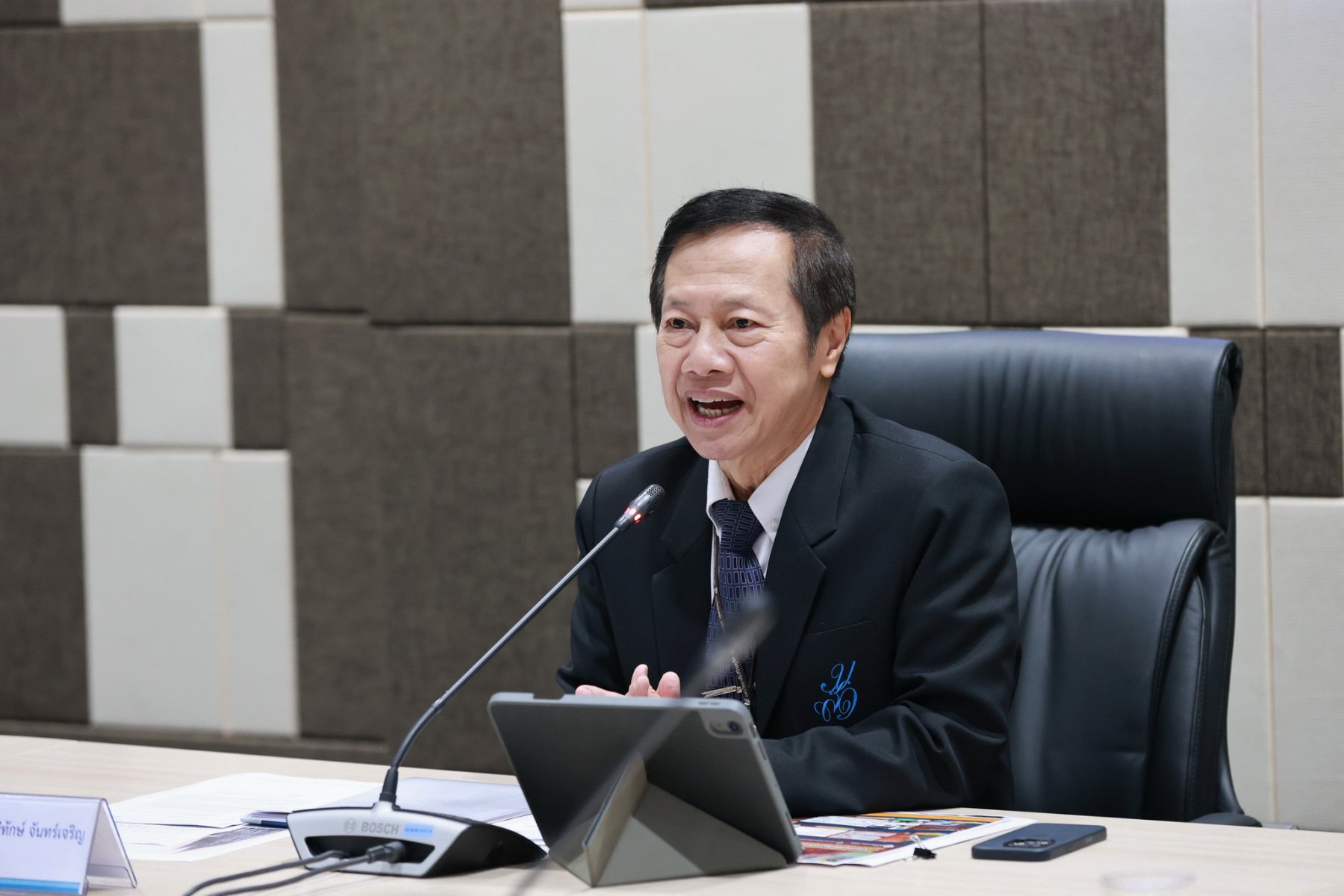 สถาบันวิจัยและพัฒนา ร่วมกับกองบริหารงานบุคคล มหาวิทยาลัยสวนดุสิต จัดโครงการส่งเสริมการมีส่วนร่วมของบุคลากรที่สำเร็จการศึกษาจากต่างประเทศเพื่อพัฒนางานวิชาการและนวัตกรรมของมหาวิทยาลัย