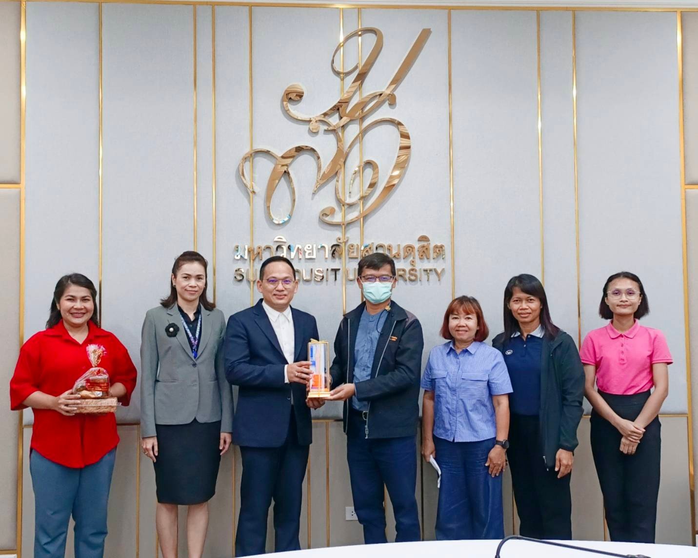 สถาบันวิจัยและพัฒนา มหาวิทยาลัยสวนดุสิต ต้อนรับคณาจารย์และนักศึกษาจากมหาวิทยาลัยราชภัฏอุบลราชธานี สถาบันวิจัยและพัฒนา มหาวิทยาลัยสวนดุสิต ต้อนรับคณาจารย์และนักศึกษาจากมหาวิทยาลัยราชภัฏอุบลราชธานี