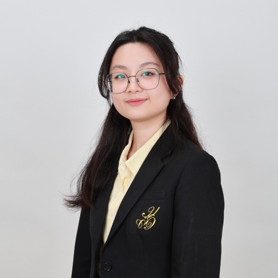 นางสาวไอริช วิวเวียน มิลเลอร์ เลาเรน่า