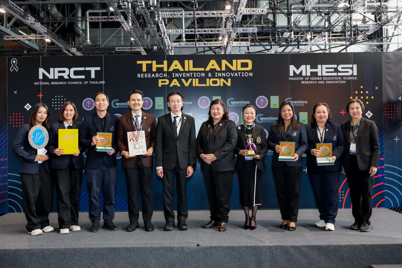  มหาวิทยาลัยสวนดุสิต โชว์จุดเด่นด้านอาหาร ด้วยการนำนวัตกรรมอาหารไทยสู่สากล คว้า 9 รางวัล ในเวทีระดับนานาชาติ จากงาน The 51st International Exhibition of Inventions Geneva 2026 ณ นครเจนีวา สมาพันธรัฐสวิส  