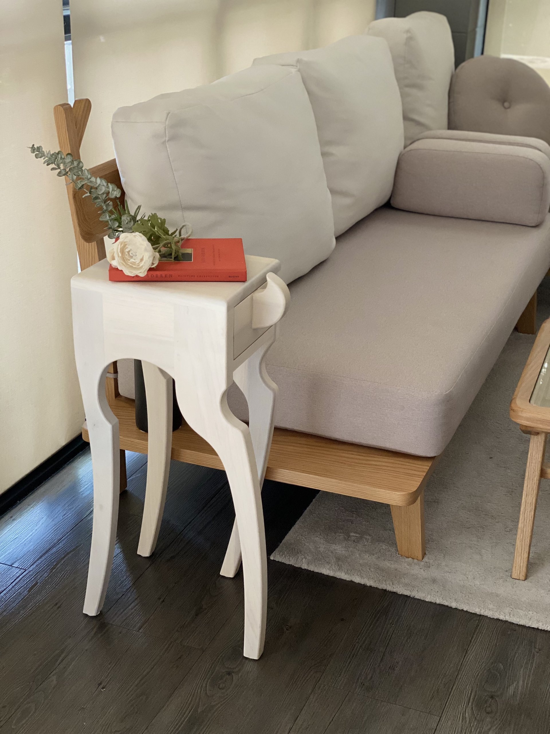 I am BAM, side table-SPECIAL WHITE