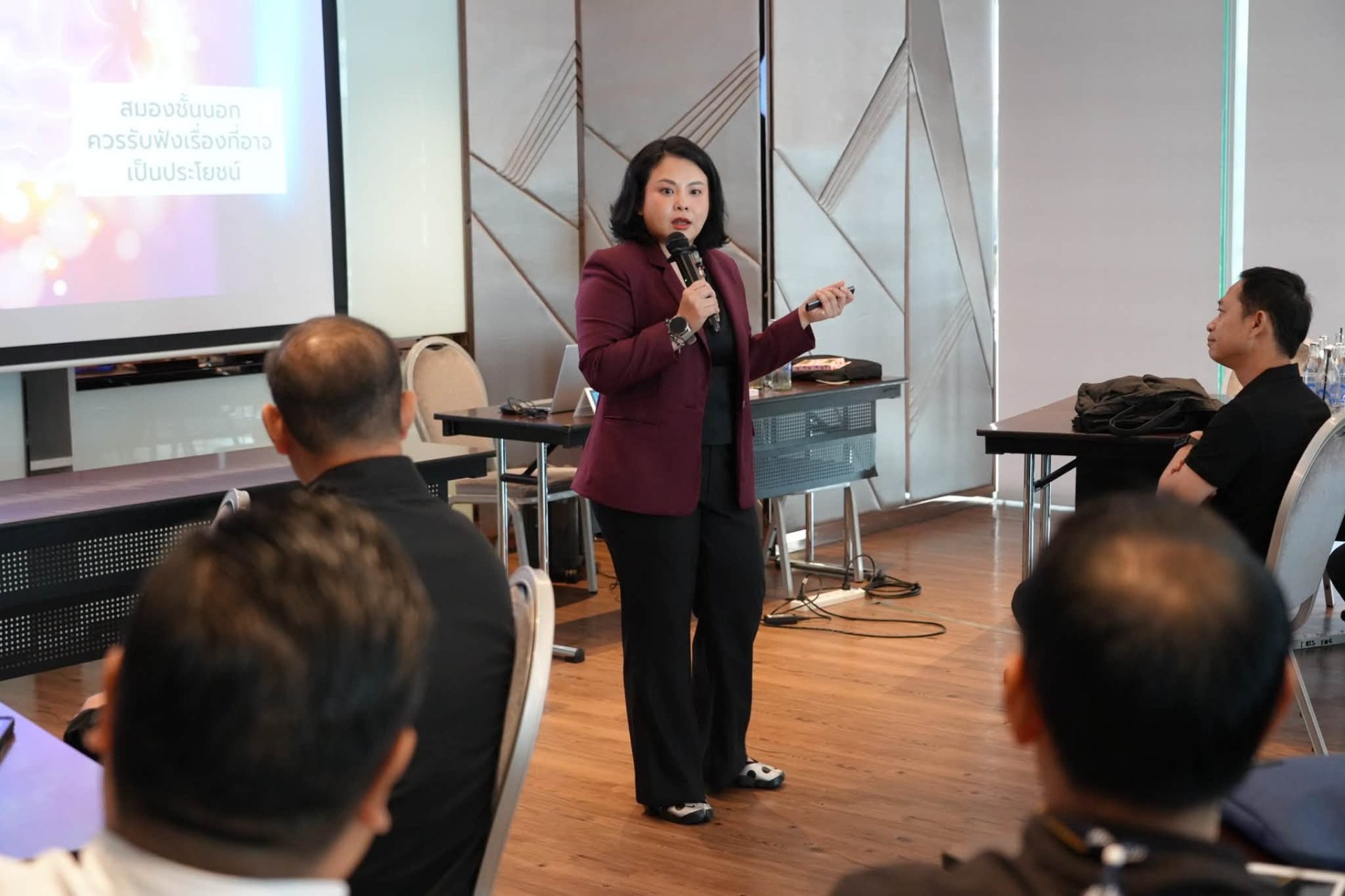 หลักสูตร Leadership in the Digital Era (LiDE) ขอขอบคุณอาจารย์ทอปัด สุบรรณรักษ์ ผู้อำนวยการฝ่ายพัฒนาธุรกิจ สายการบินไทยแอร์เอเชีย