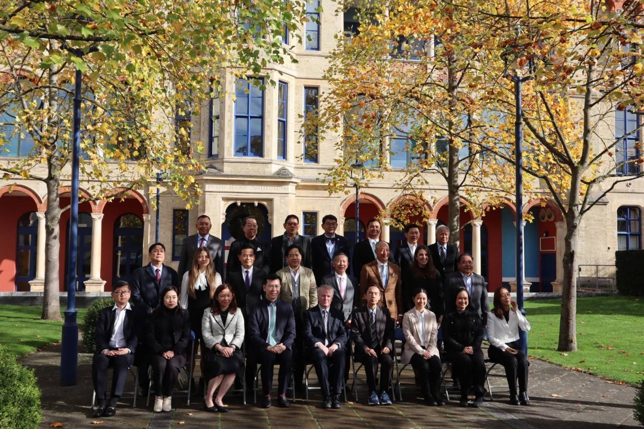 ประมวลภาพ การอบรมและรับวุฒิบัตร ของหลักสูตร Super Series รุ่นที่ 2 และ 3 ประมวลภาพ การอบรมและรับวุฒิบัตร ของหลักสูตร Super Series รุ่นที่ 2 และ 3