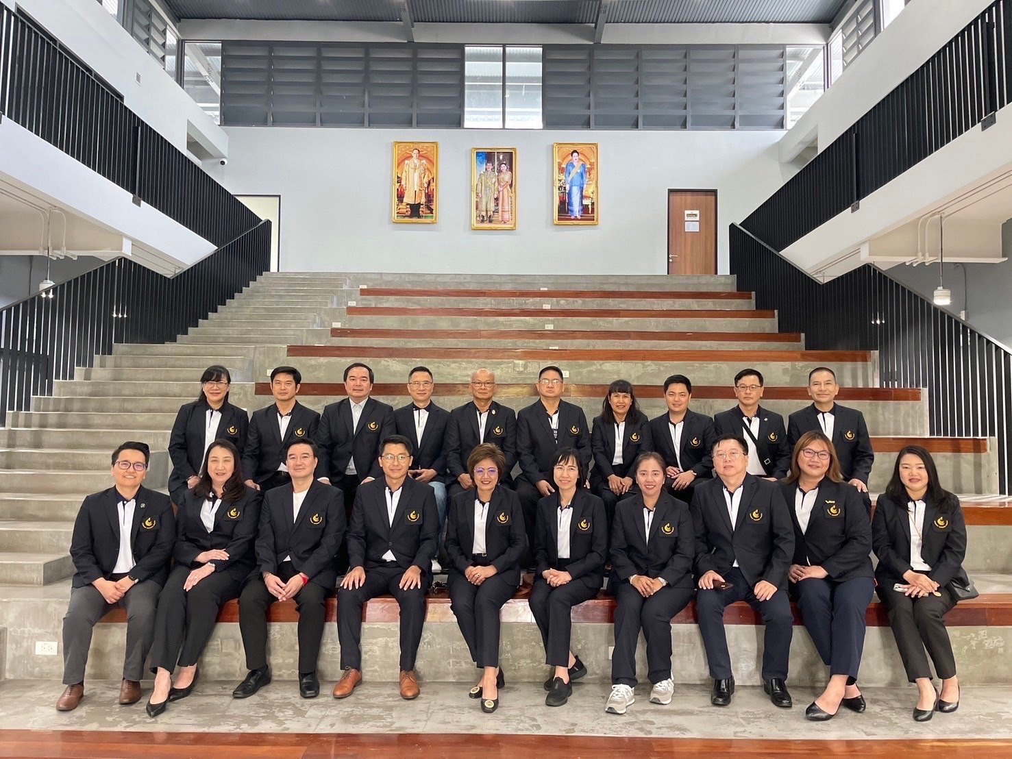 IRDP ได้จัดการเดินทางศึกษาดูงานในประเทศ หลักสูตร Leadership Succession Program (LSP) รุ่นที่ 15 ณ สถานีข่าว Top News ธนาซิตี้ บางนา  IRDP ได้จัดการเดินทางศึกษาดูงานในประเทศ หลักสูตร Leadership Succession Program (LSP) รุ่นที่ 15 ณ สถานีข่าว Top News ธนาซิตี้ บางนา