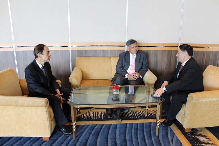 มูลนิธิสถาบันวิจัยและพัฒนาองค์กรภาครัฐ (IRDP) ร่วมกับสำนักงานคณะกรรมการนโยบายรัฐวิสาหกิจ (สคร.) จัดบรรยายพิเศษในหัวข้อ “ความท้าทายในการเข้าสู่ประชาคมอาเซียนของรัฐวิสาหกิจไทย”	 มูลนิธิสถาบันวิจัยและพัฒนาองค์กรภาครัฐ (IRDP) ร่วมกับสำนักงานคณะกรรมการนโยบายรัฐวิสาหกิจ (สคร.) จัดบรรยายพิเศษในหัวข้อ “ความท้าทายในการเข้าสู่ประชาคมอาเซียนของรัฐวิสาหกิจไทย”
