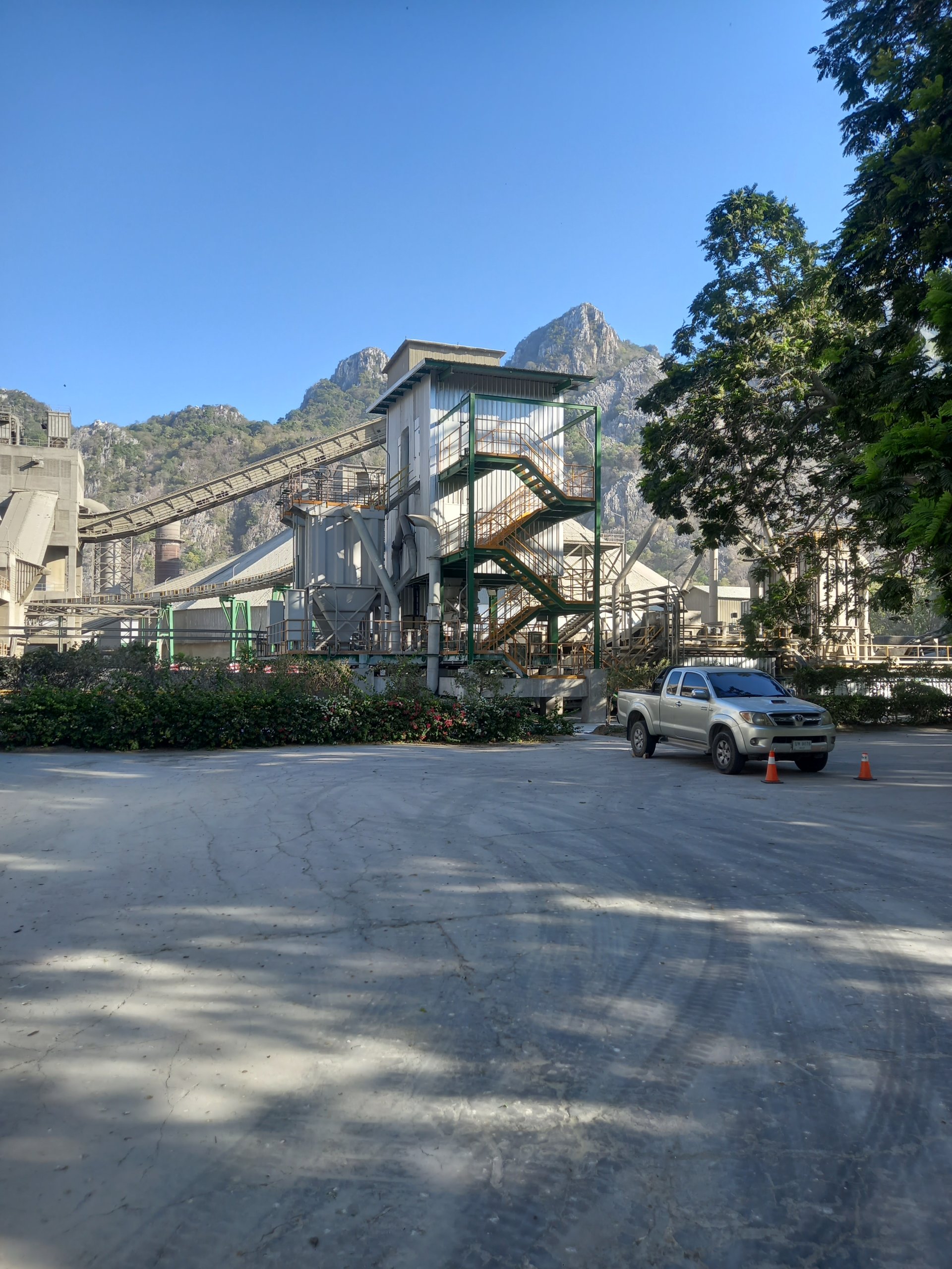 งานติดตั้งแผ่น RaisedFloor HPL Woodcore 