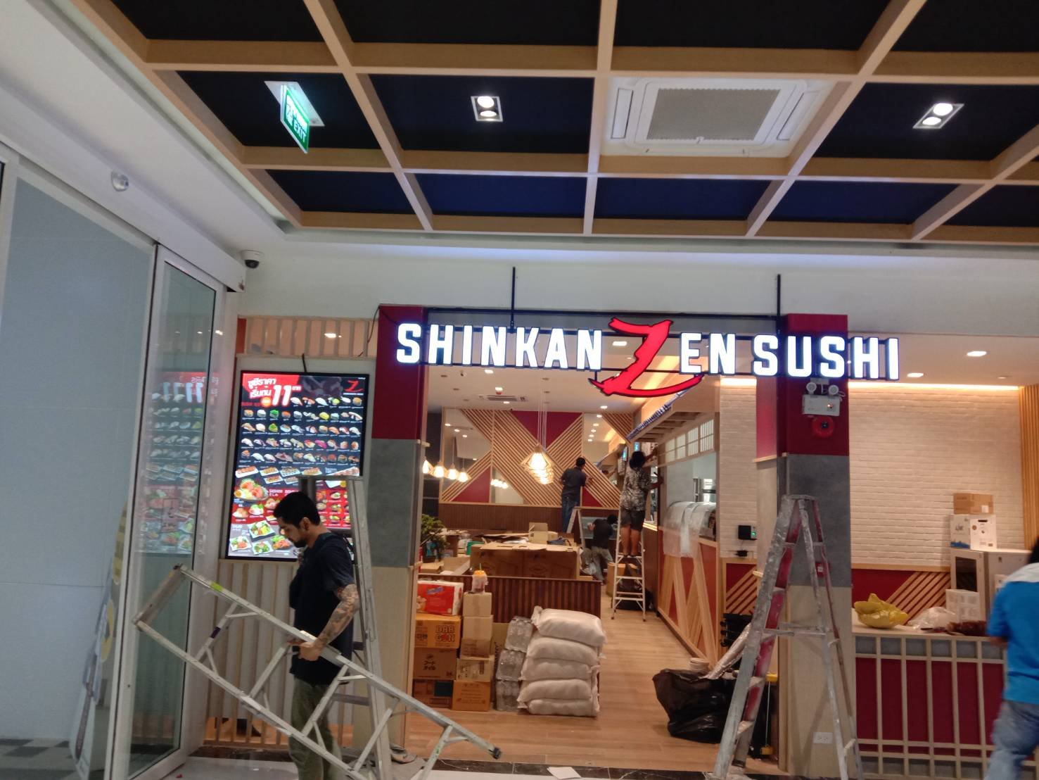 ควบคุมงาน Shinkanzen Sushi สาขา JC MALL ควบคุมงาน Shinkanzen Sushi สาขา JC MALL
