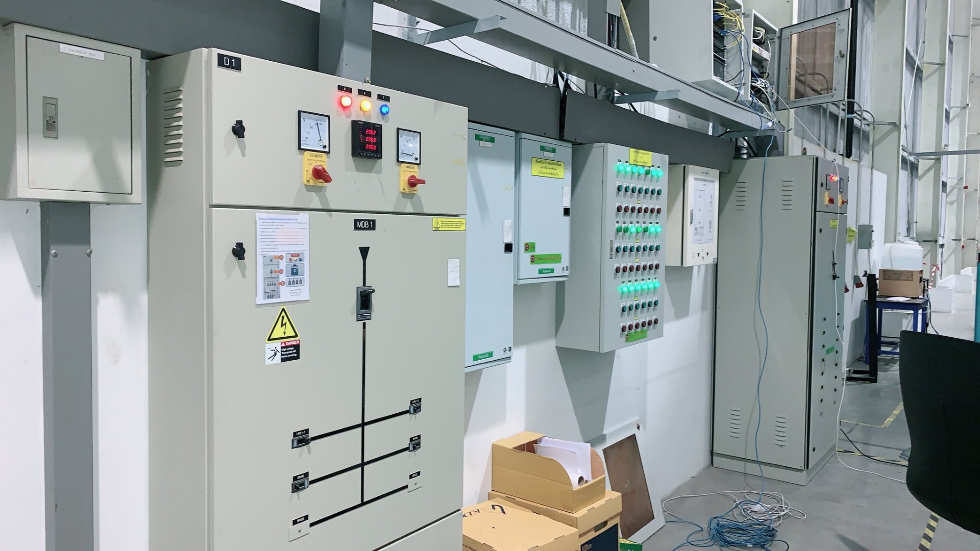 งานติดตั้งสายไฟและตู้ควบคุมสายพานลำเลียง งานติดตั้งสายไฟและตู้ควบคุมสายพานลำเลียง