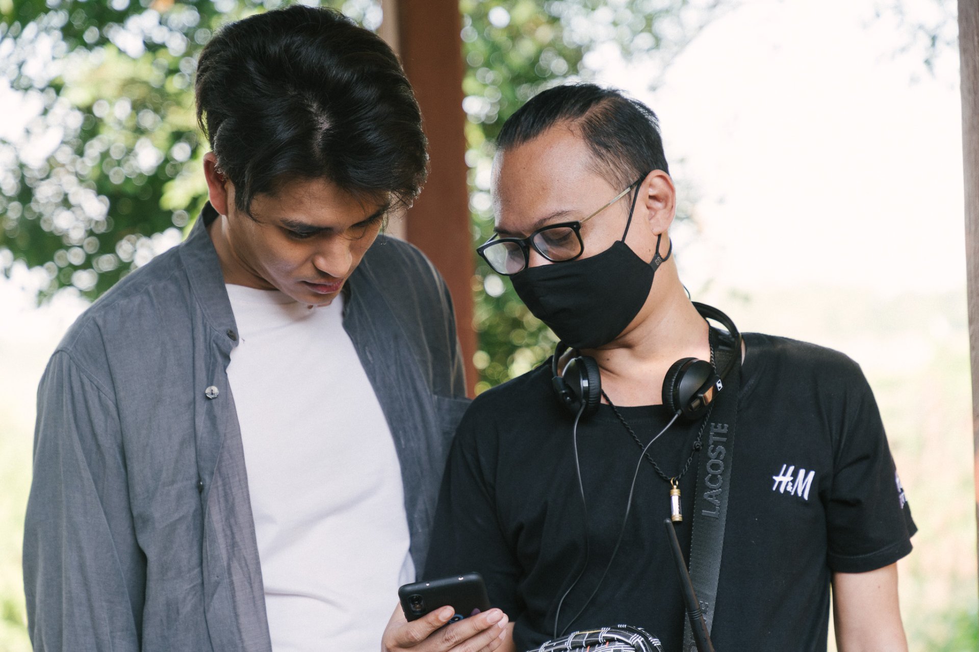 "เมษ-ต้อม" 2 ผู้กำกับงานละเมียด เก็บทุกดีเทล เพื่อความสมจริงใน "เกจิ คนฆ่าผี" "เมษ-ต้อม" 2 ผู้กำกับงานละเมียด เก็บทุกดีเทล เพื่อความสมจริงใน "เกจิ คนฆ่าผี"
