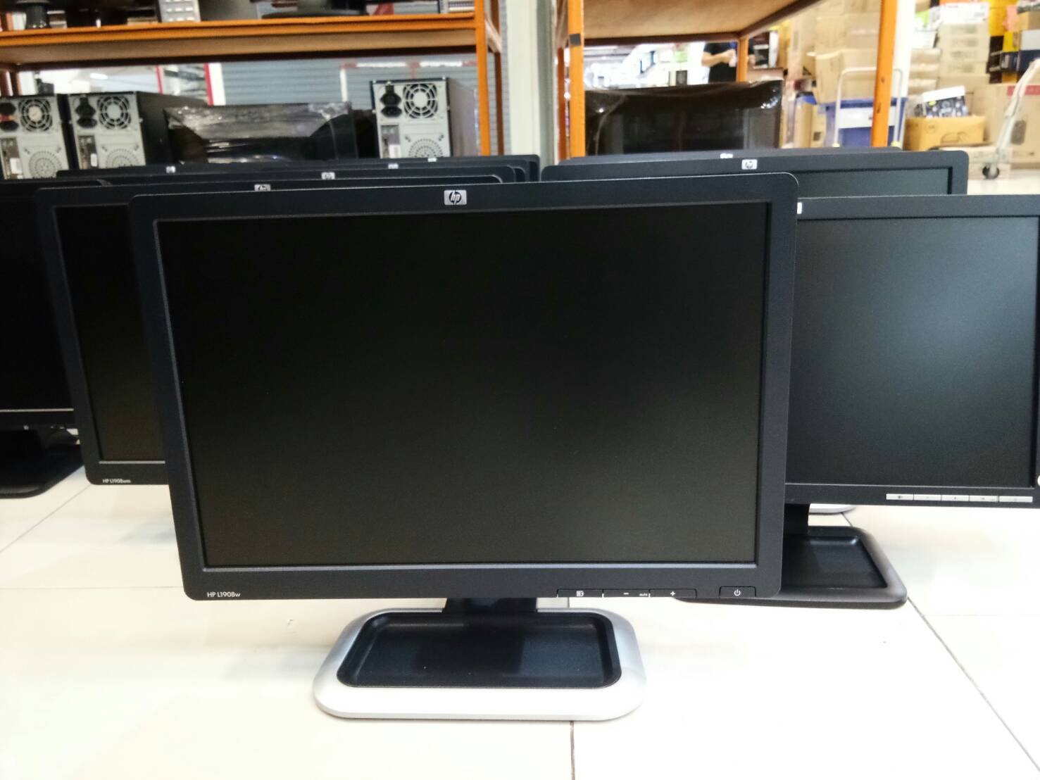 LCD 19" HP L1908W