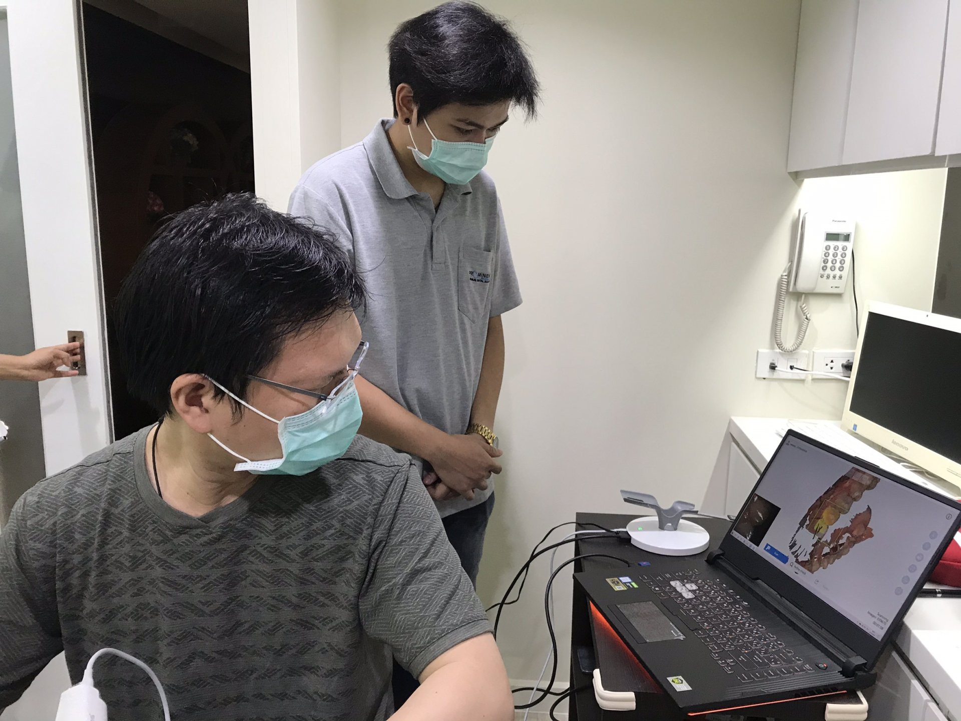 Service พร้อมสอนการใช้งาน เครื่อง Intraoral Scanner Runyes3D ณ คลินิค Dr.Pisut