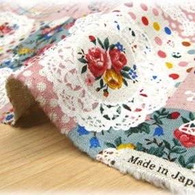 ผ้า cotton linen ญี่ปุ่น ลาย patchwork ดอกพื้นชมพู ขนาด 1/4 m. (50*55 ซม.)