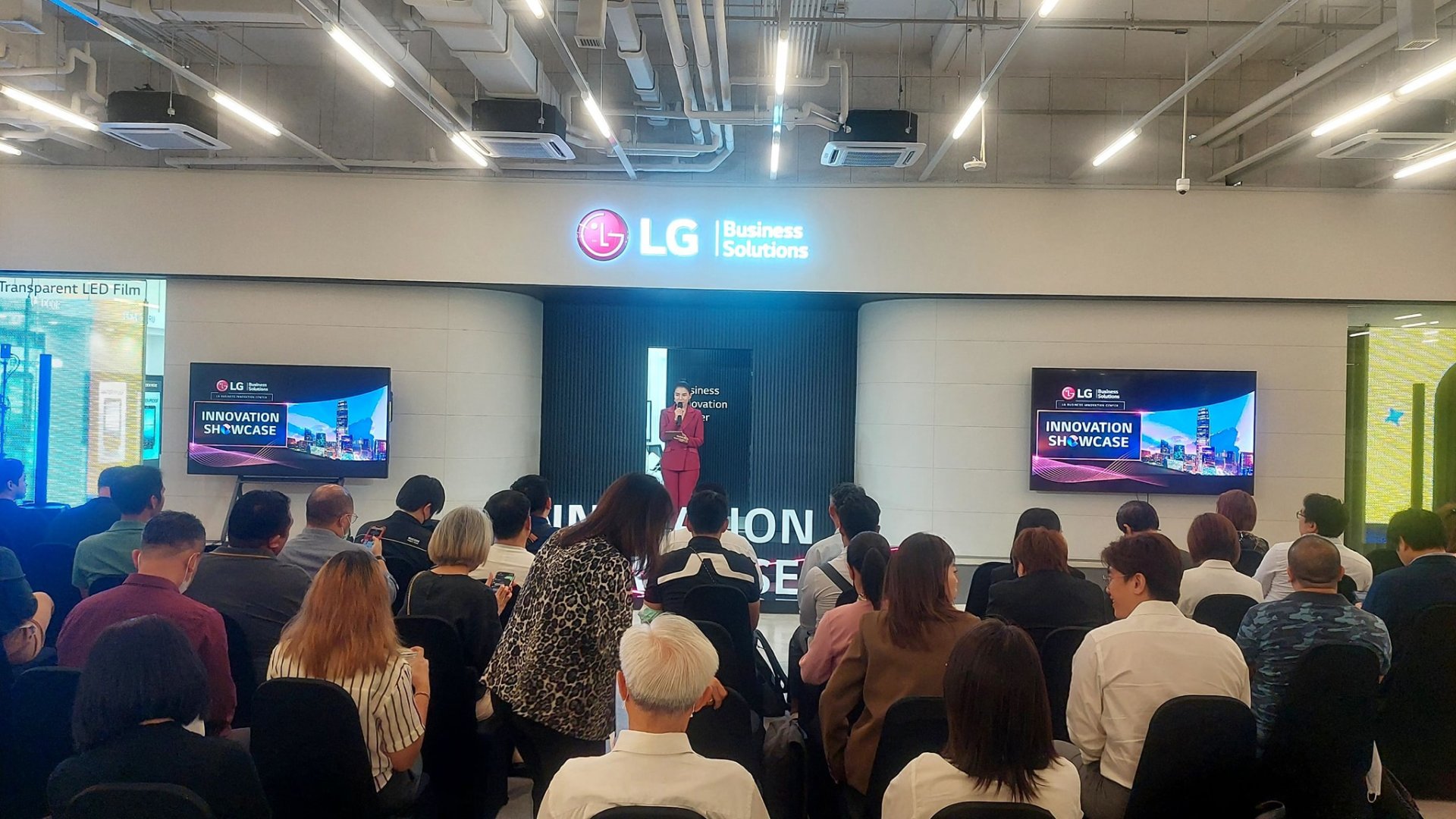 บริการให้เช่าเครื่องเสียง ไฟเปิดตัวงาน lg True digital สุขุมวิท 101 by vsoundqlighting บริการให้เช่าเครื่องเสียง ไฟเปิดตัวงาน lg True digital สุขุมวิท 101 by vsoundqlighting