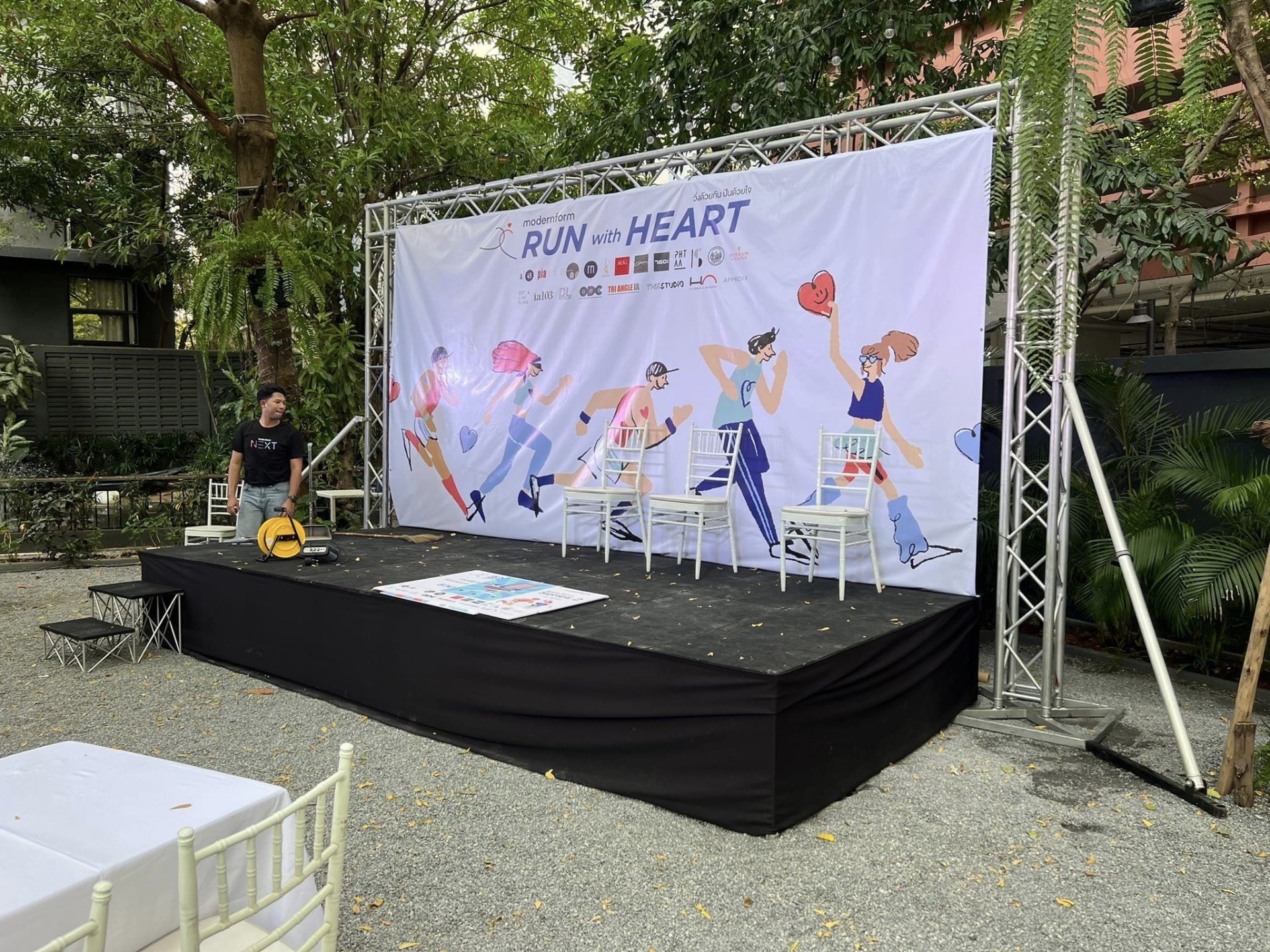 ติดตั้งเวที โครงทรัสไฟ The gardens เอกมัย วันที่ 16 กพ 67 by vsoundqlighting ติดตั้งเวที โครงทรัสไฟ The gardens เอกมัย วันที่ 16 กพ 67 by vsoundqlighting