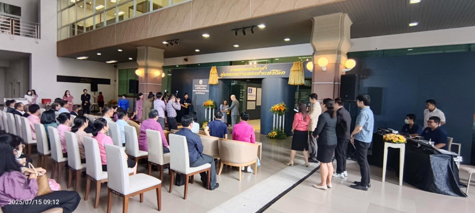 ติดตั้งเครื่องเสียงและไฟงานอีเวนต์สำหรับโครงการเฉลิมฉลองการได้ขึ้นทะเบียนมรดกความทรงจำแห่งโลก ณ หอสมุดแห่งชาติ สามเสน
