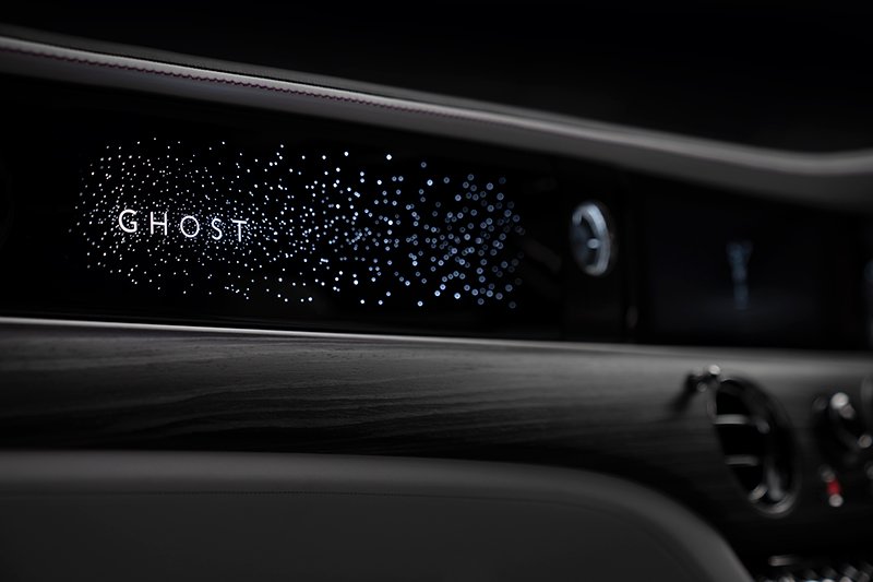 เผยโฉมแผงหน้าปัดเรืองแสง ‘ILLUMINATED FASCIA’ 