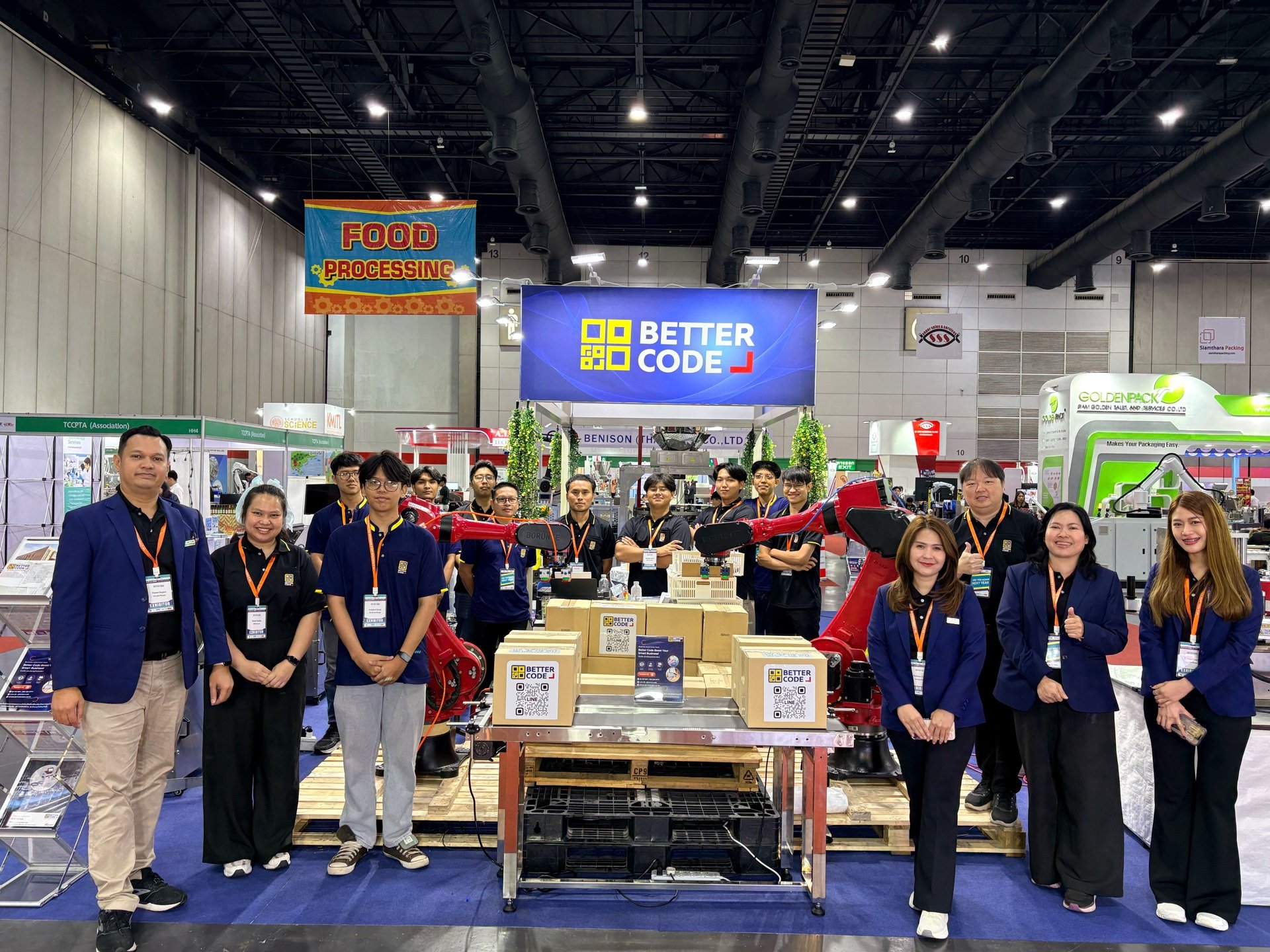 ทีม Better Code พร้อมชุดสาธิตแขนกลและระบบจัดเรียงกล่องในงาน Food Pack 2026