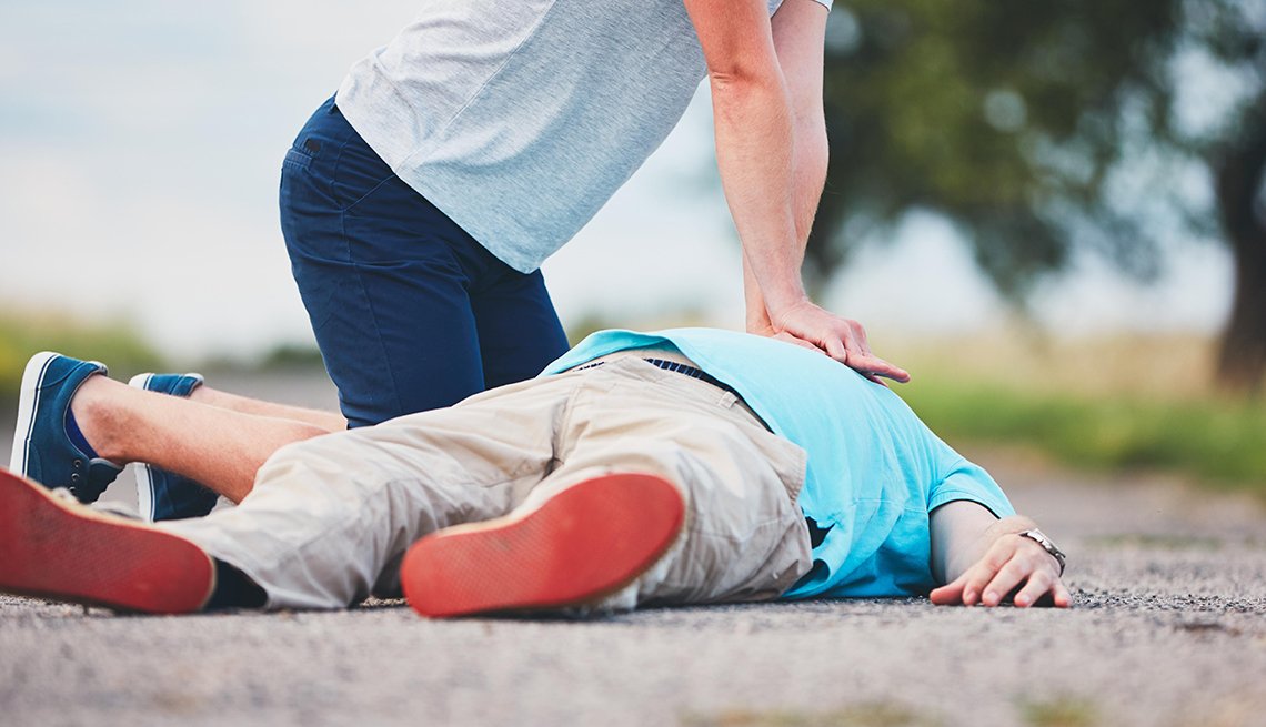 การช่วยฟื้นคืนชีพ ( Cardio Pulmonary Resuscitation: CPR)
