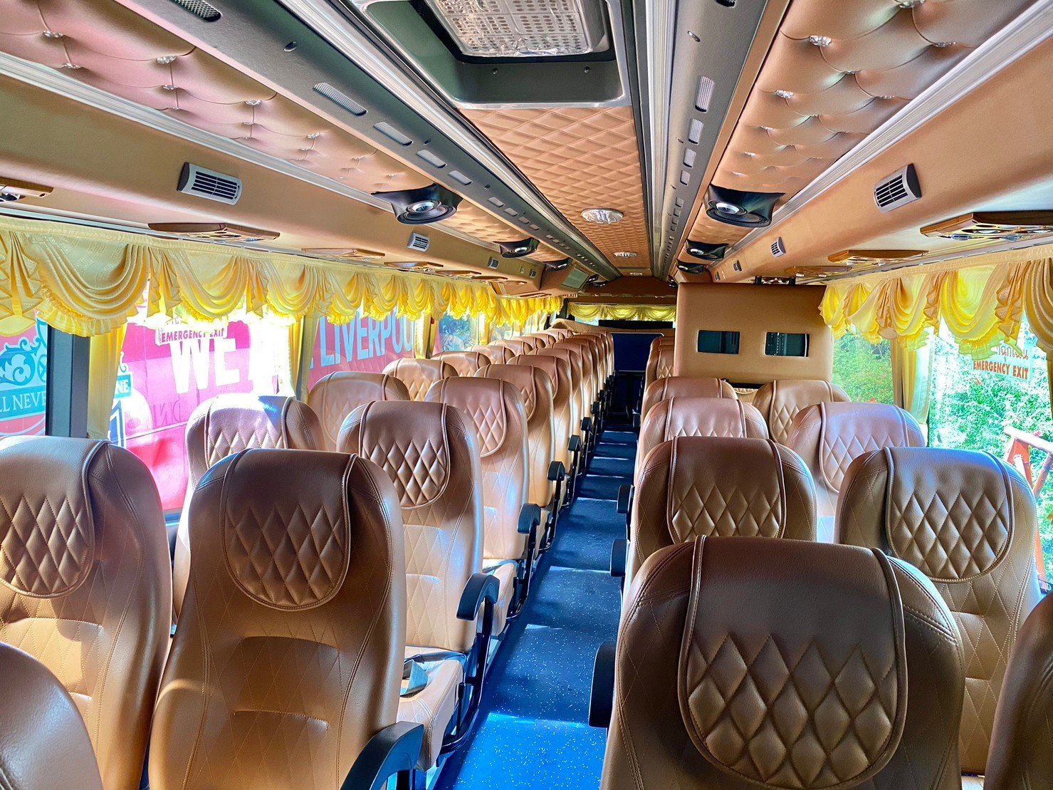 Luxury bus 50 seater